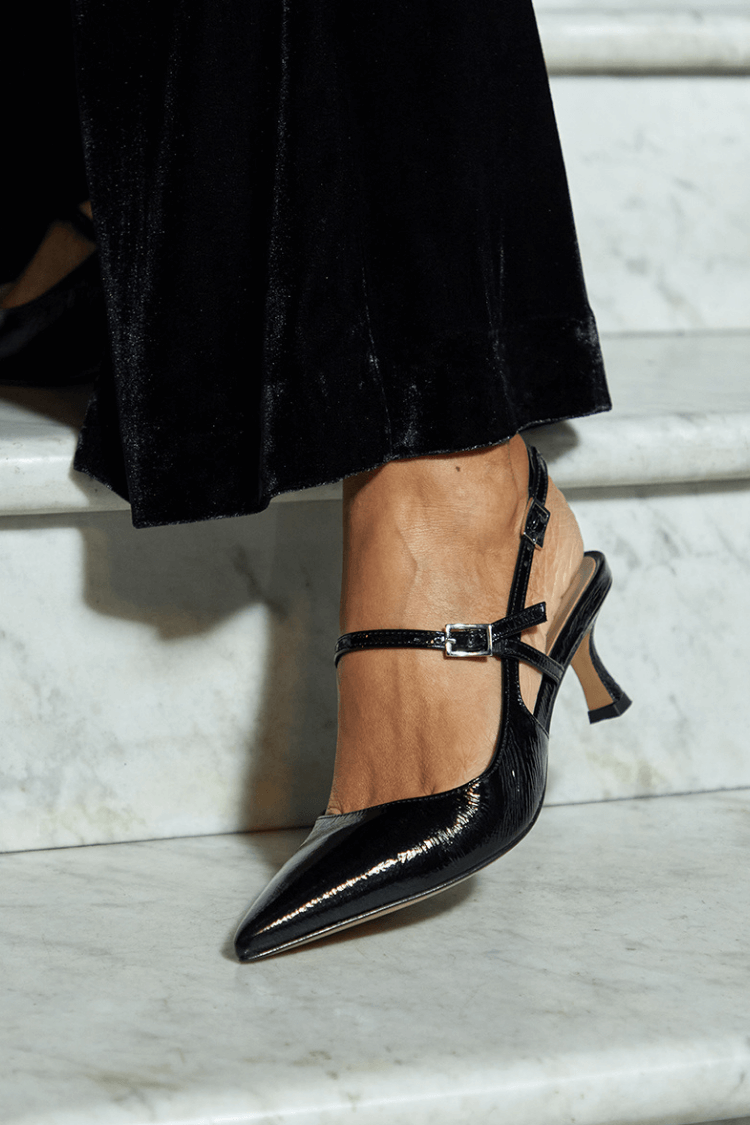 Tacones slingback extra brillantes Negro en punta