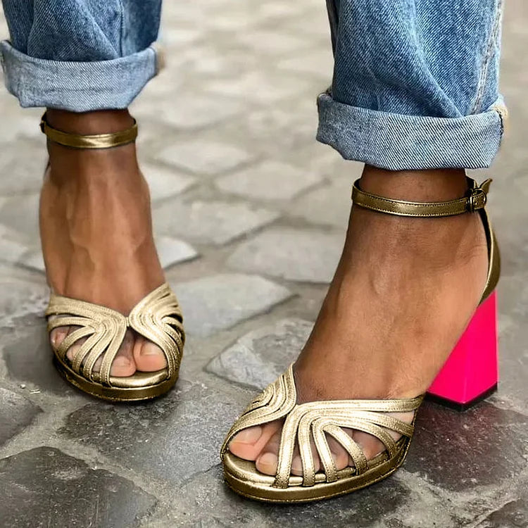 Sandalias de tacón ancho cut-out peep toe con tira al tobillo