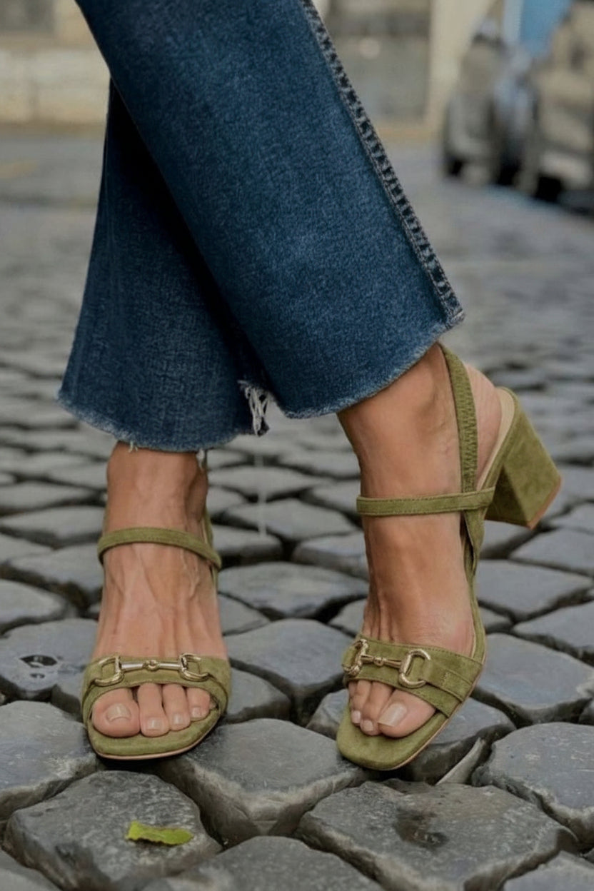 Sandalias slingback de ante Verde Oliva con tacón de bloque