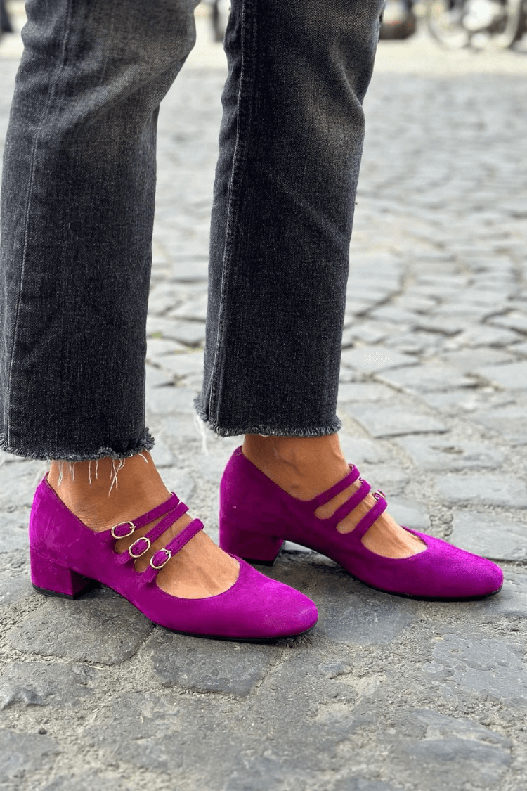 Tacones anchos morado de punta cuadrada con hebilla
