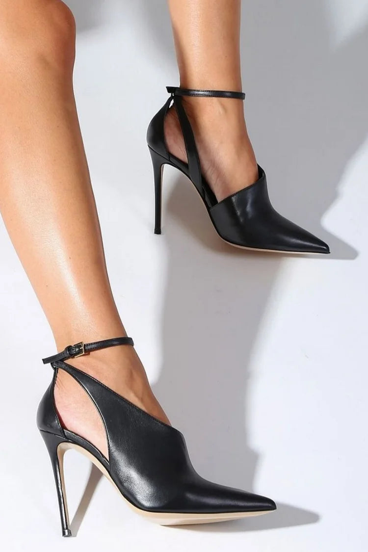 Tacones de aguja cut-out Negro en punta con tira al tobillo y hebilla