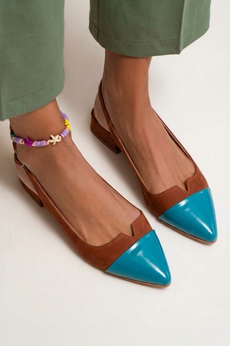 Bailarinas slingback cut-out color block en punta con hebilla