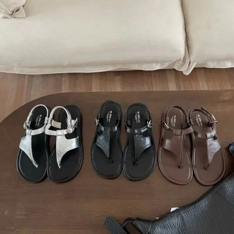 Sandalias de dedo casual de color liso con tira al tobillo y hebilla