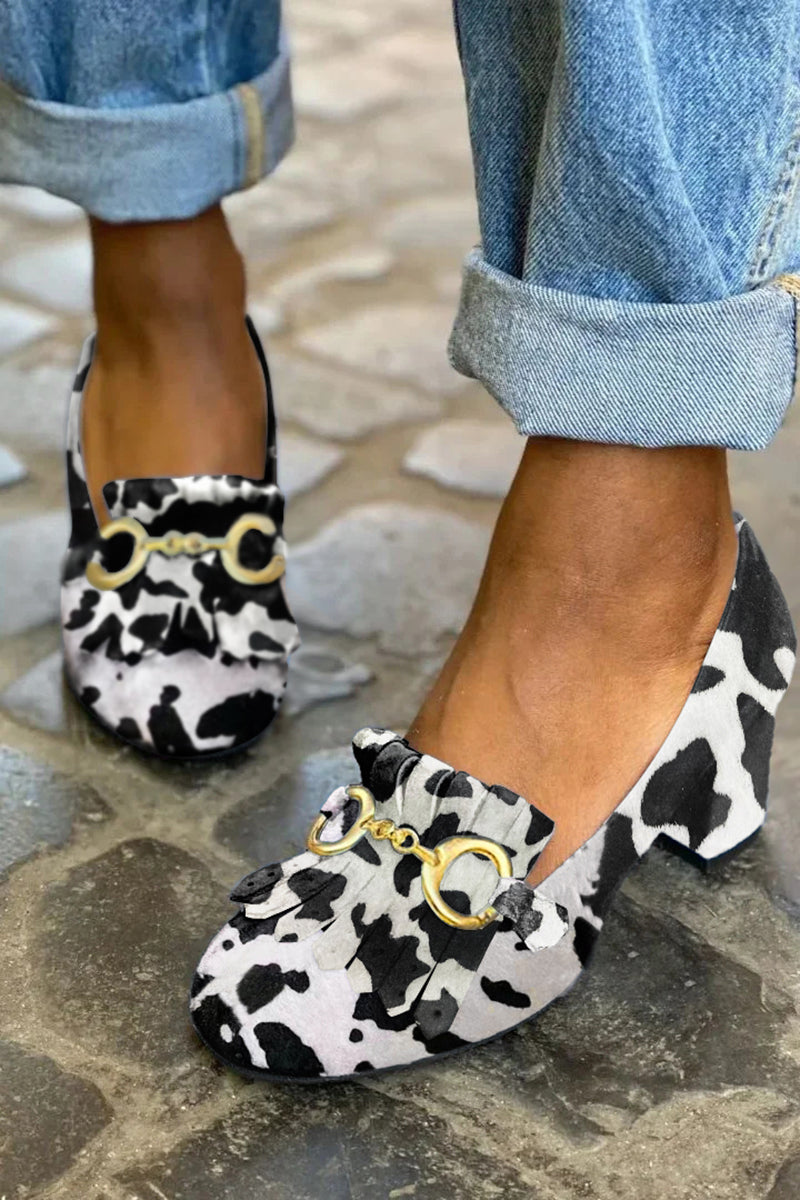 Tacones anchos mate en punta redonda con hebilla y flecos