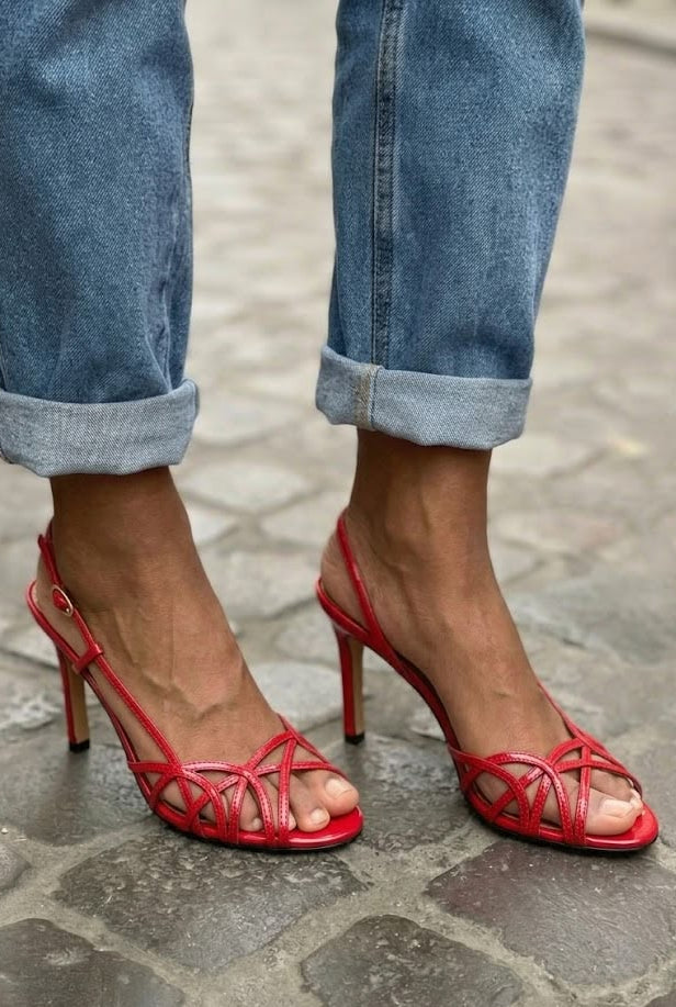 Sandalias slingback de punta abierta de tacón de aguja con tiras cruzadas y tiras