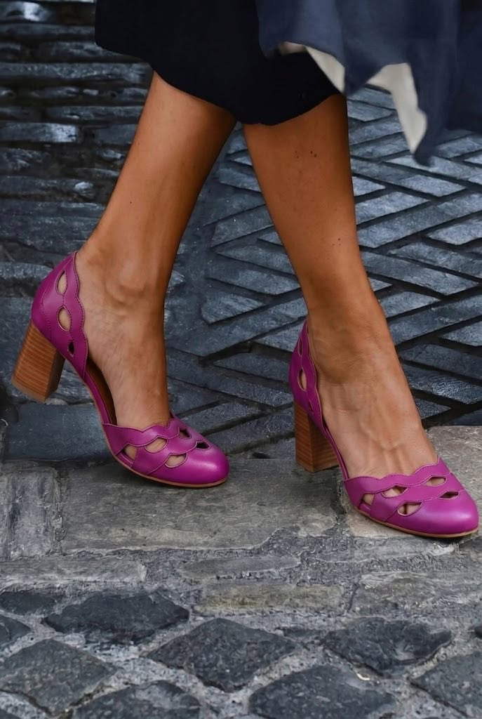 Tacones de bloque cut-out festoneados chunky Cuero de piel