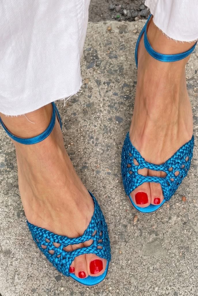 Sandalias cut-out trenzadas elegantes bajas de punta abierta con tira al tobillo