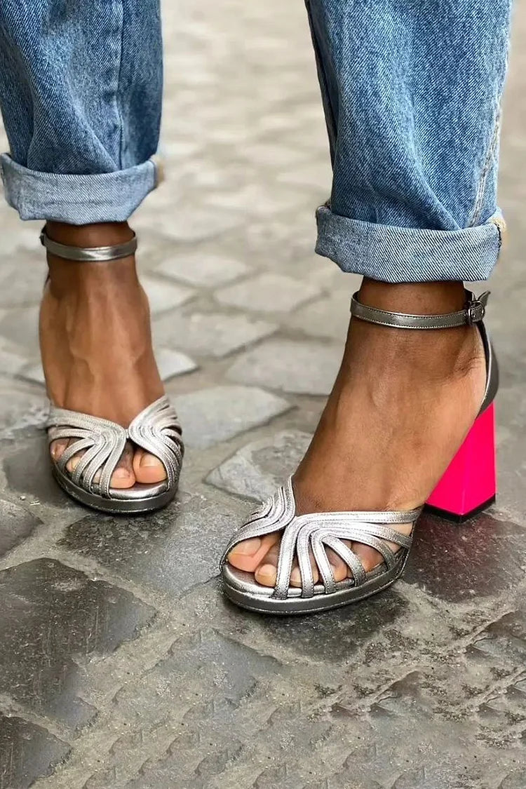 Tacones anchos peep toe color block brillantes elegantes con tira al tobillo y hebilla