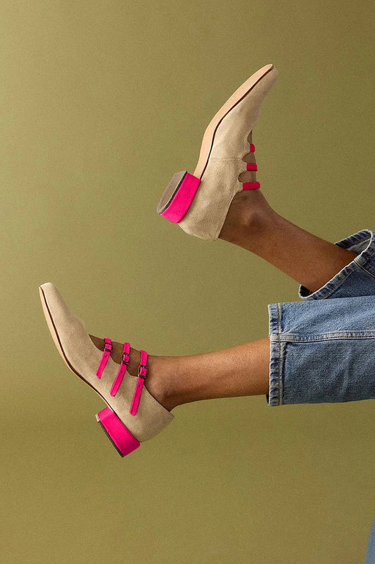 Tacones bajos color block Beige con tiras múltiples y hebillas