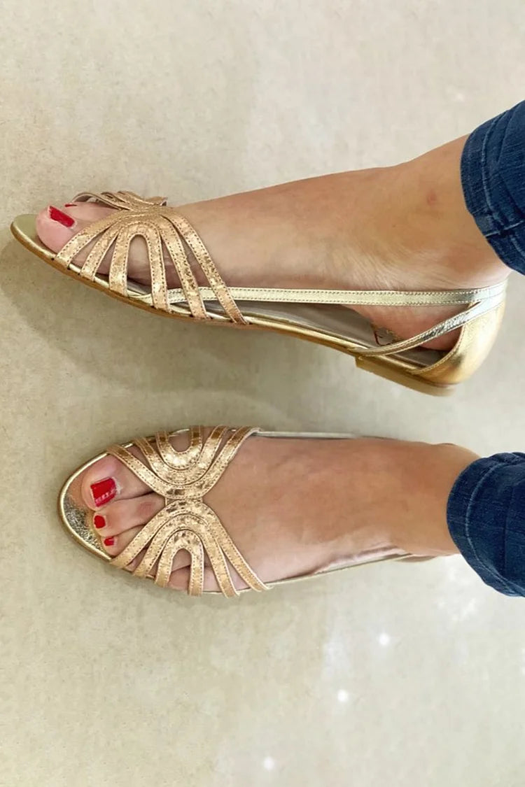 Sandalias cut-out peep toe brillantes metalizadas