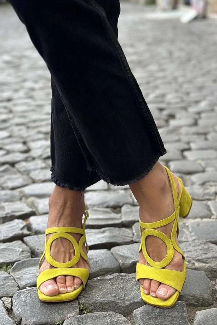 Sandalias de tacón slingback cut-out amarillo de punta cuadrada