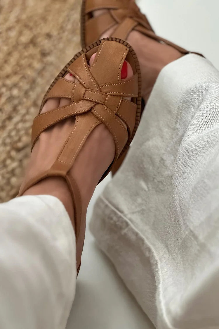 Tacones anchos cut-out trenzados Marrón con hebilla y tira en T