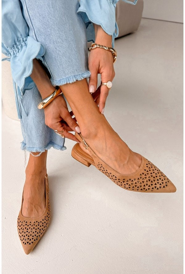 Bailarinas slingback cuero en punta con corte láser