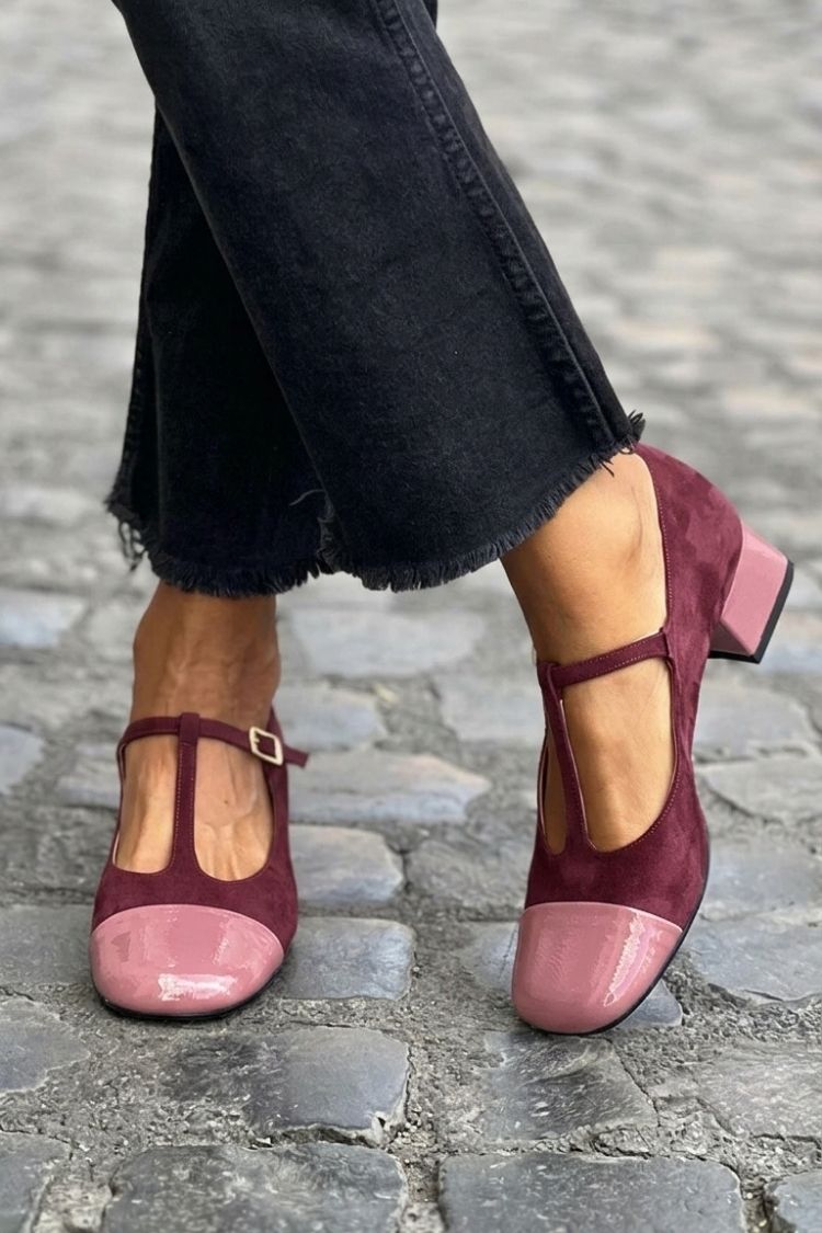 Tacones anchos color block morado de punta redonda con hebilla y tira en T