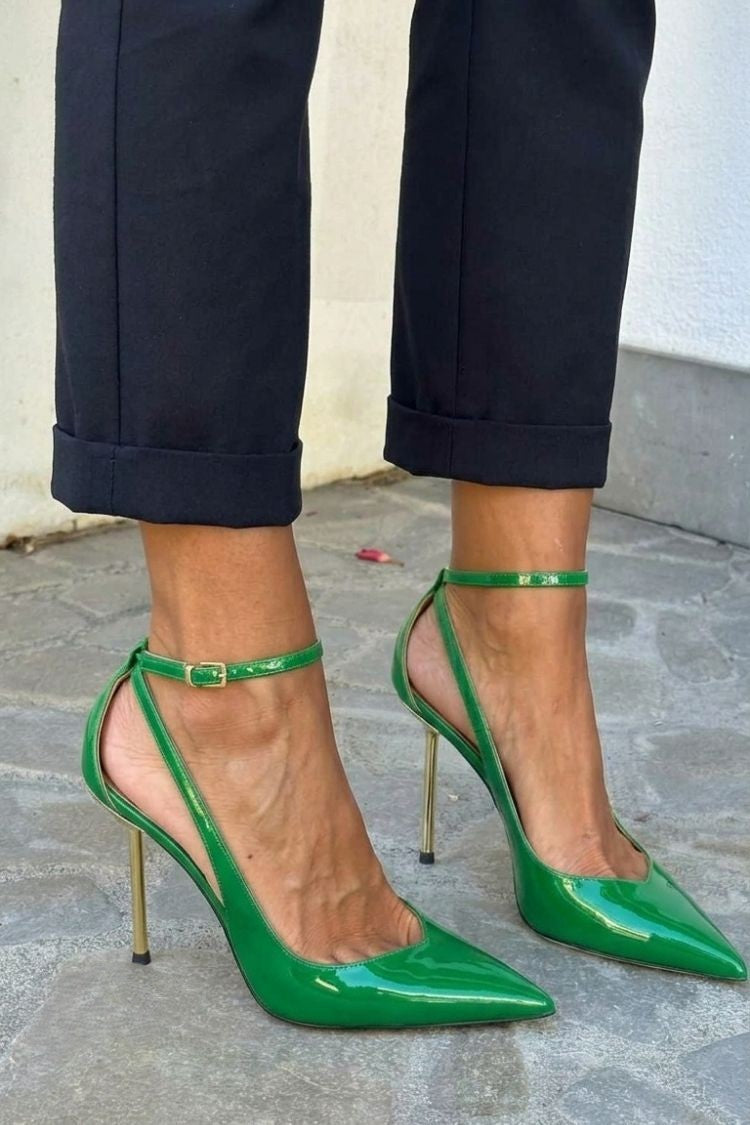 Tacones de aguja charol Negro con tira al tobillo