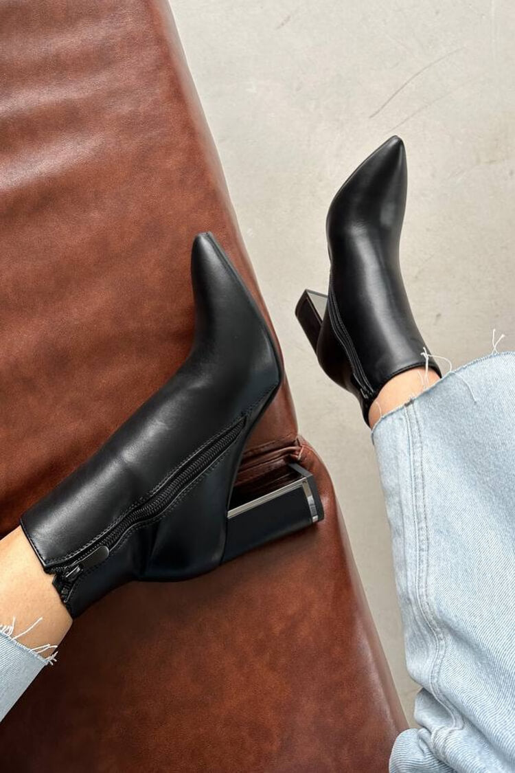 Botas elegantes chunky en punta de piel sintética