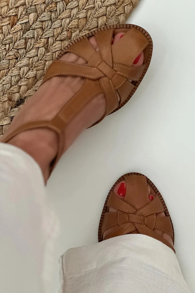 Tacones anchos cut-out trenzados Marrón con hebilla y tira en T