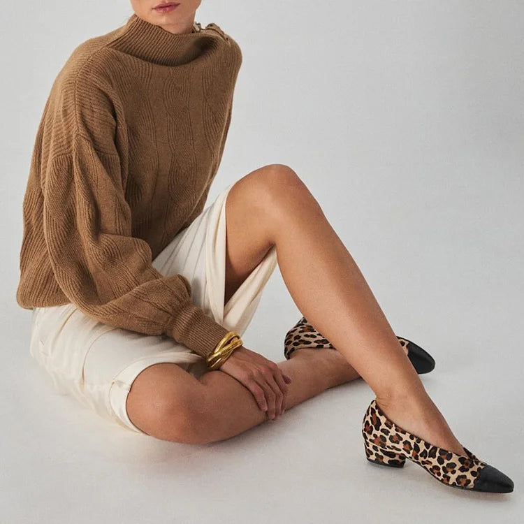 Tacones bajos estampado leopardo patchwork beige en punta