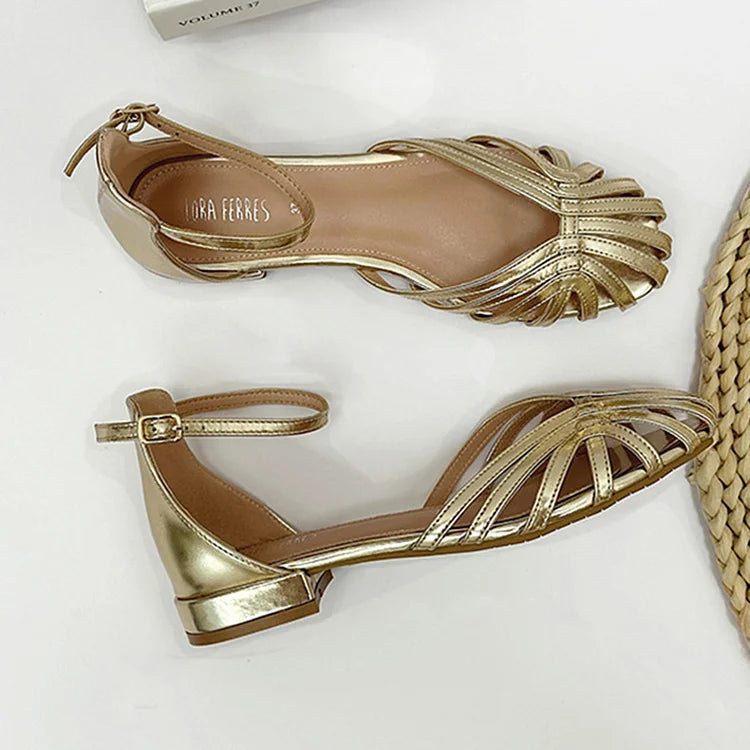 Sandalias chic de color liso con hebilla