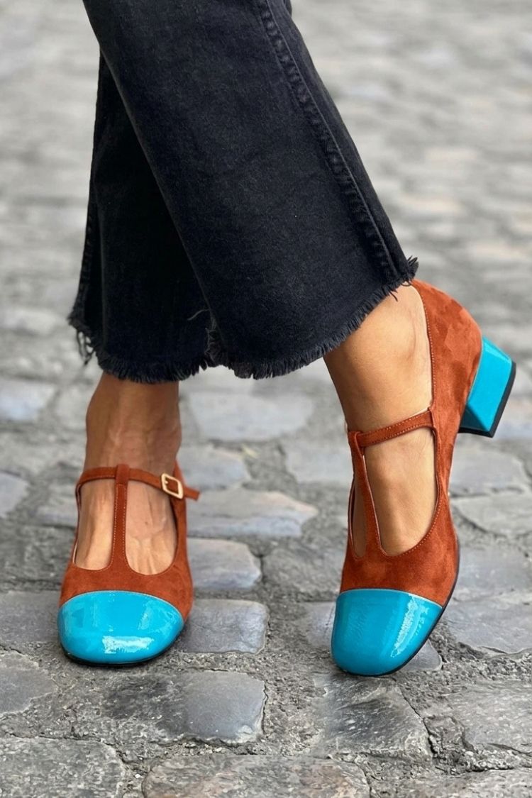 Tacones anchos color block morado de punta redonda con hebilla y tira en T