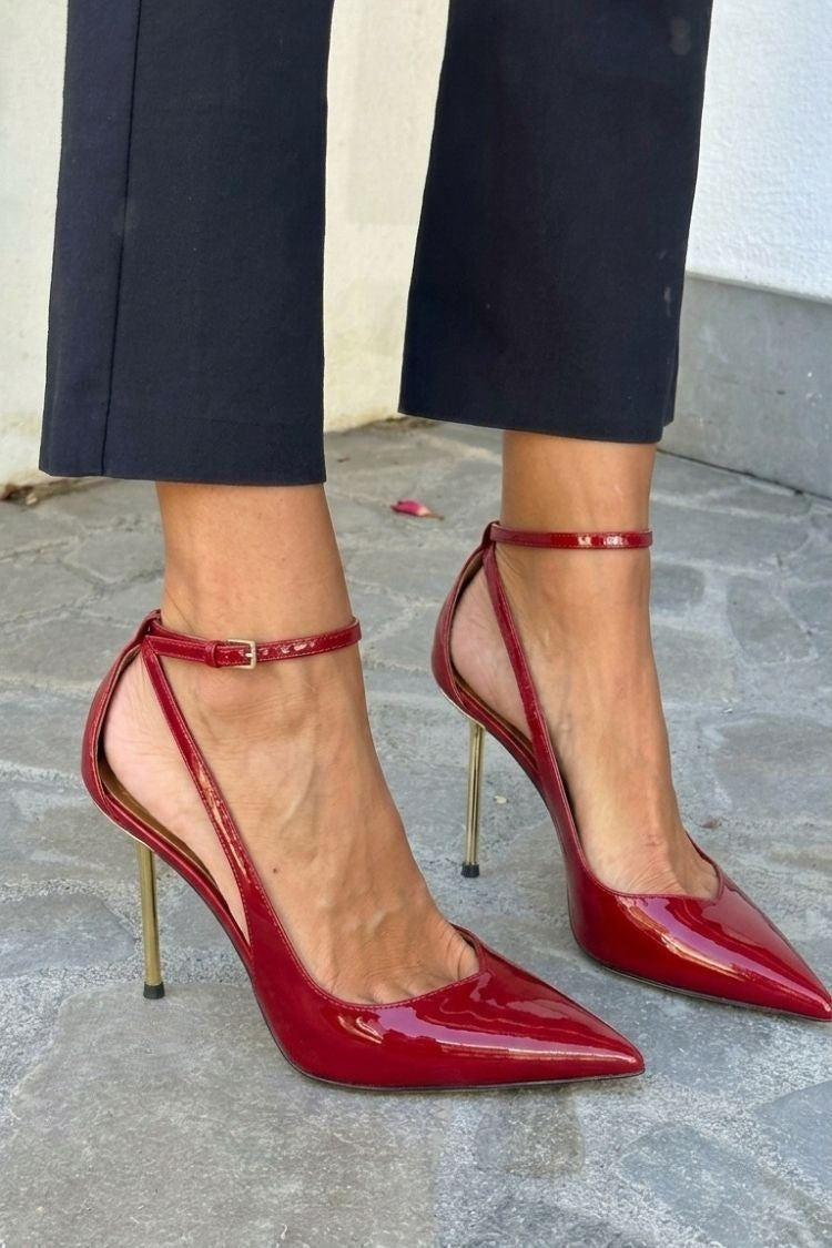 Tacones de aguja charol Negro con tira al tobillo