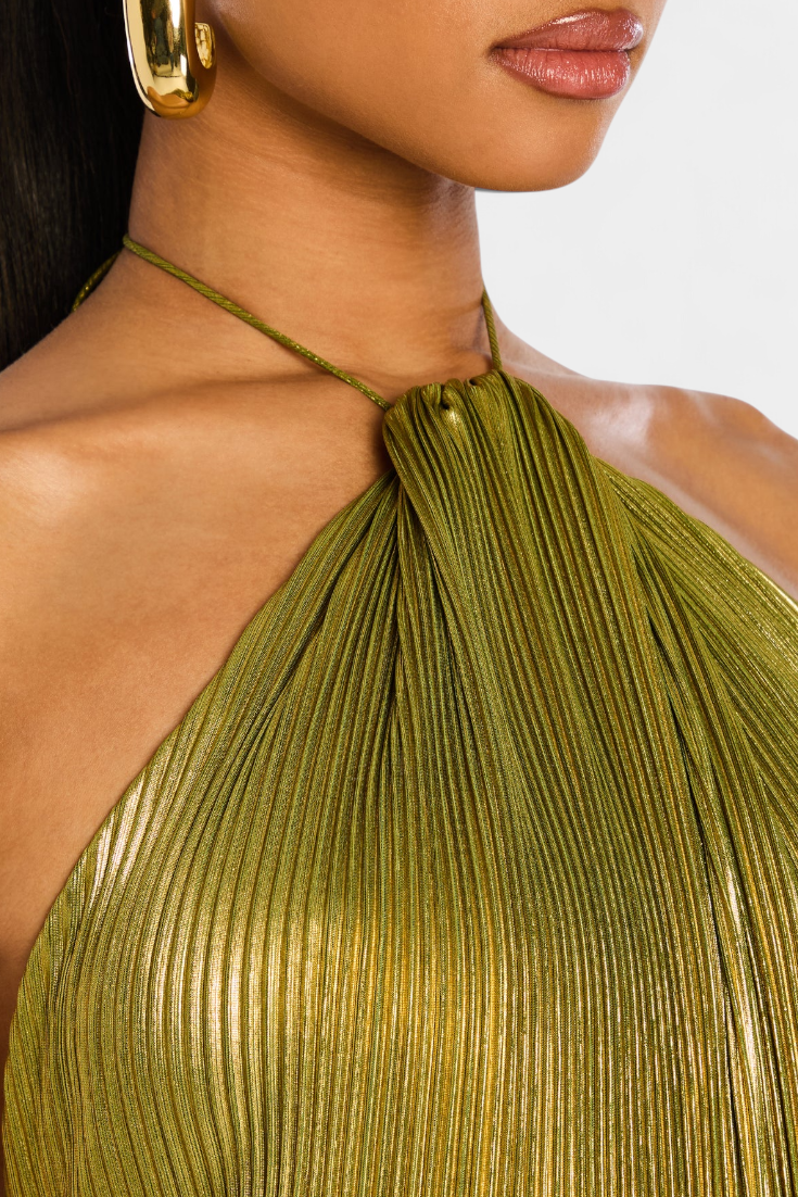 Emma | Vestido Halter con Espalda Abierta y Acabado Metálico
