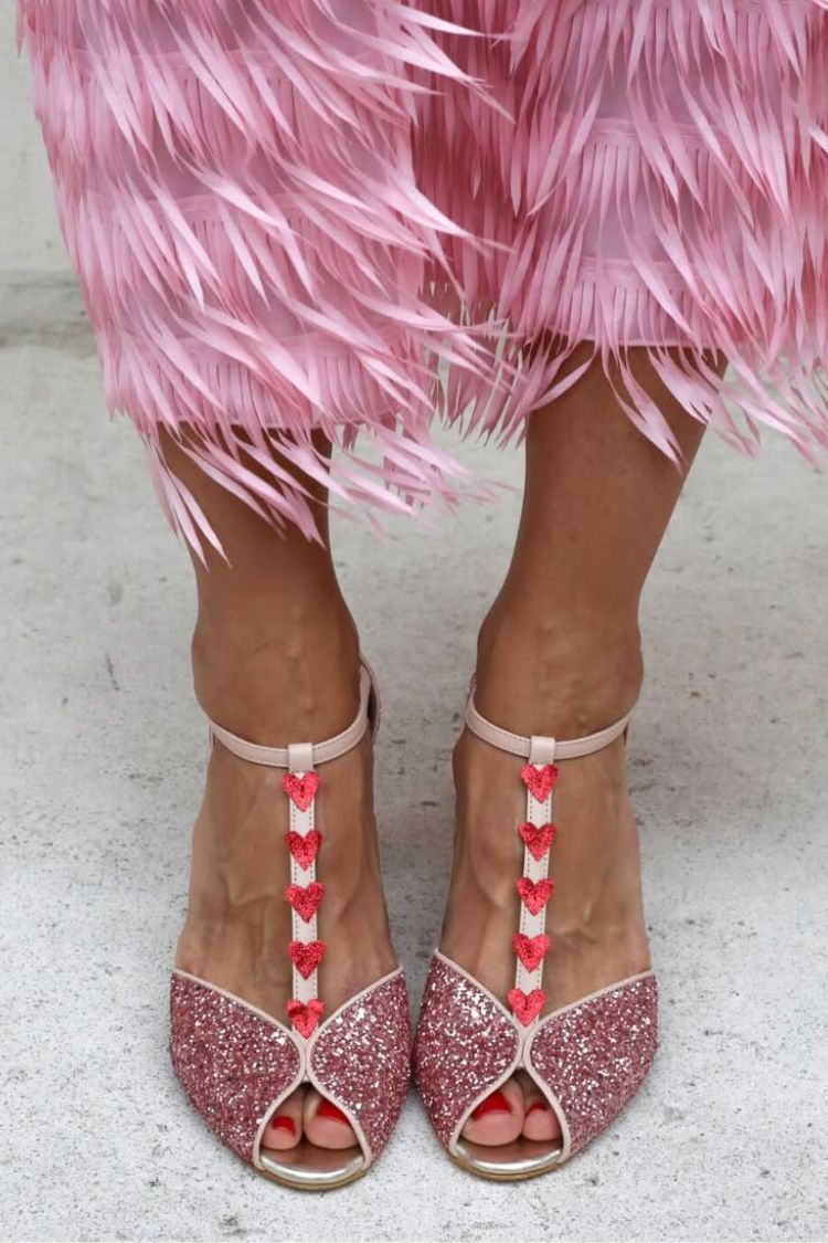 Sandalias con glitter Rosa y Rojo con tira en T, corazón y tacón de bloque