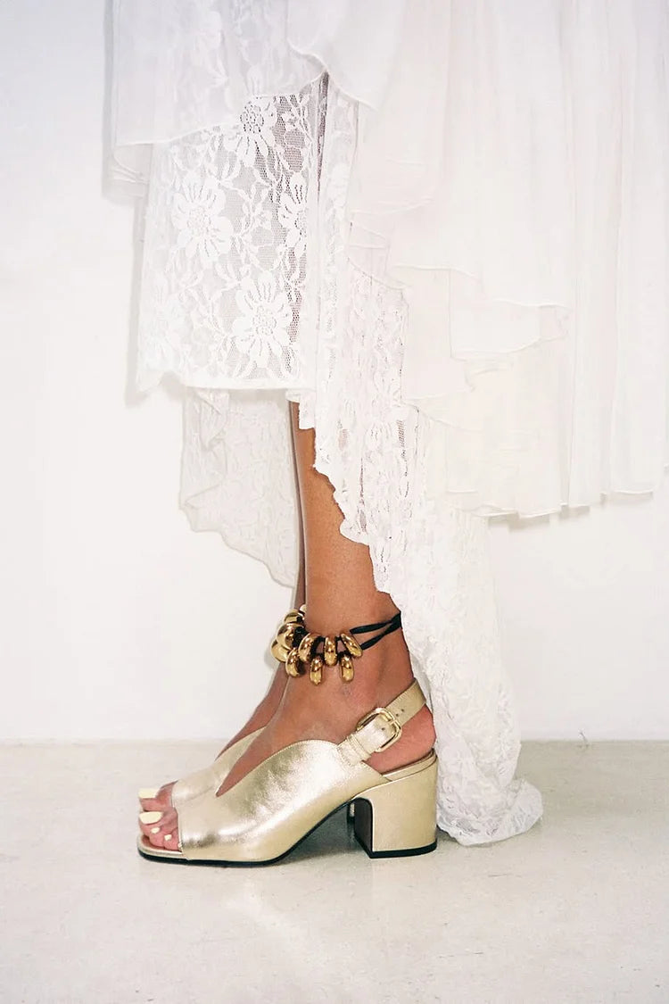 Tacones anchos slingback peep toe brillantes metalizados oro