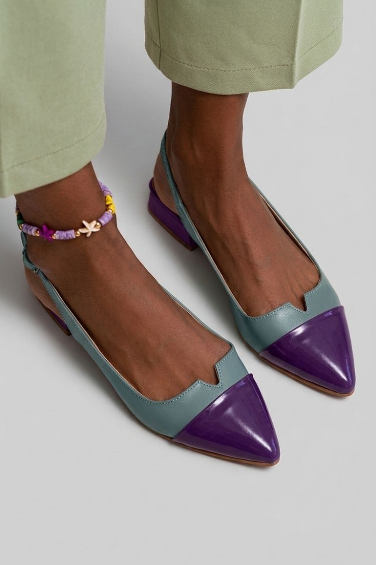 Bailarinas slingback cut-out color block en punta con hebilla