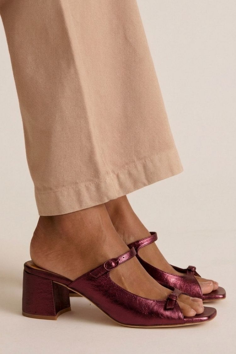 Tacones anchos slingback cut-out color block Oro