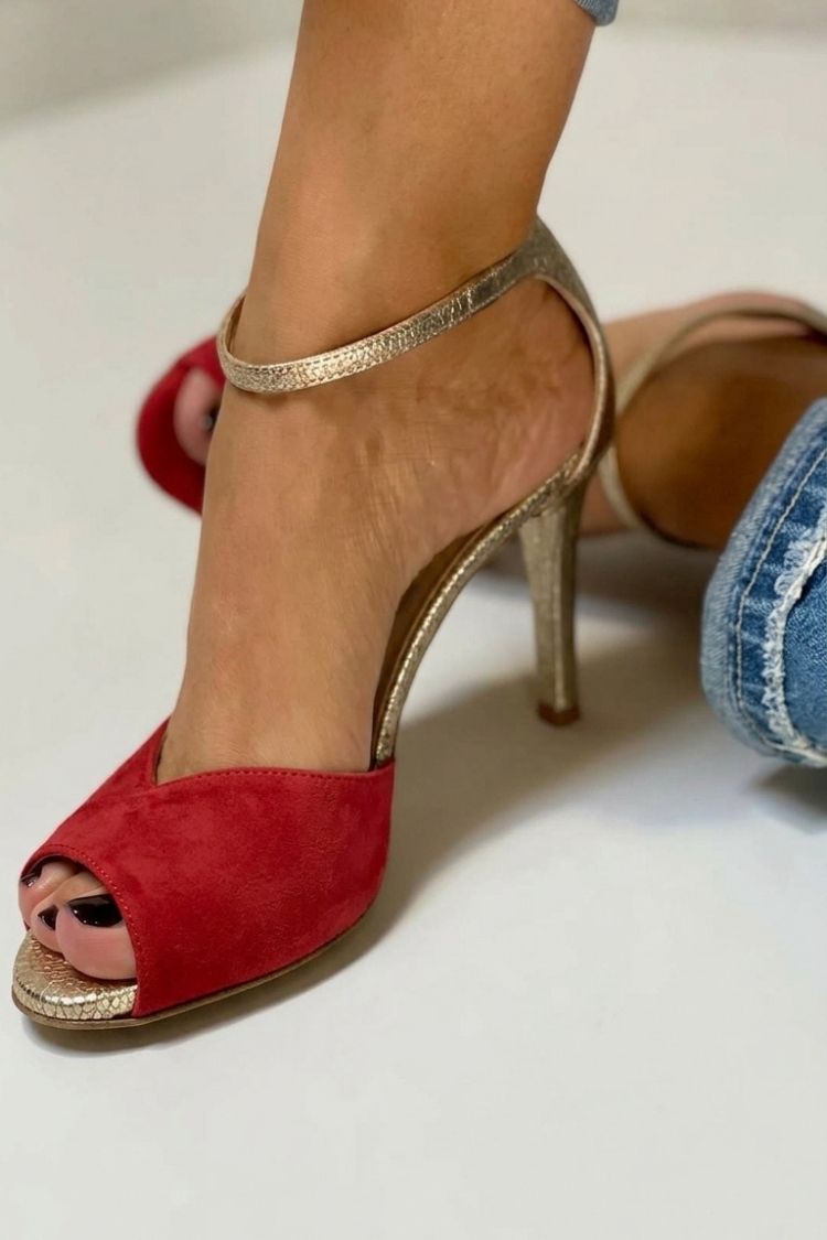 Tacones de aguja de punta abierta con glitter, tira al tobillo y hebilla