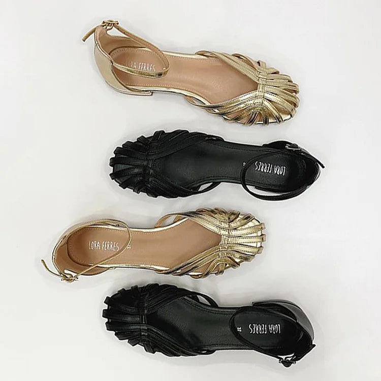Sandalias chic de color liso con hebilla