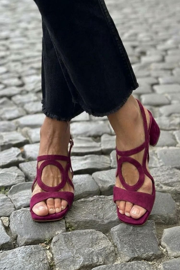 Sandalias de tacón slingback cut-out amarillo de punta cuadrada
