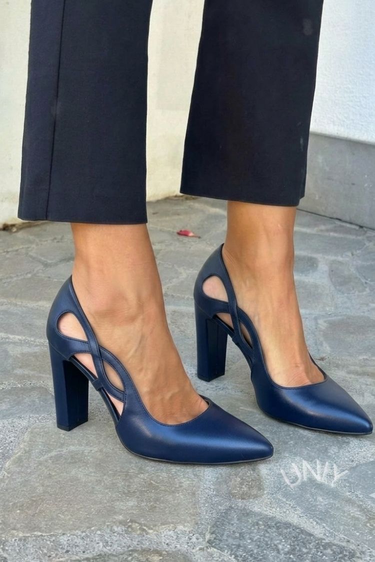 Zapatos de salón cut-out en punta de piel sintética con tacón de bloque
