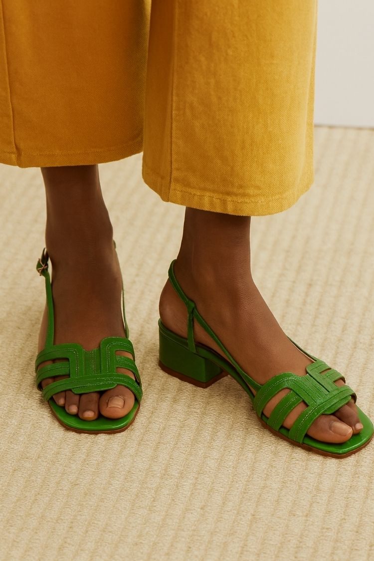 Sandalias slingback con tiras y tacón de bloque