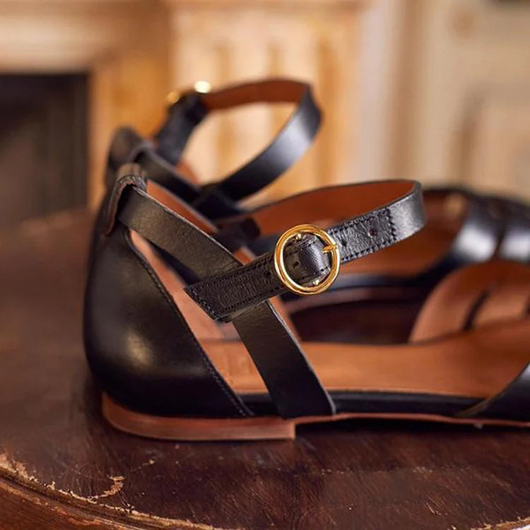 Sandalias cut-out peep toe de color liso con tira al tobillo y hebilla