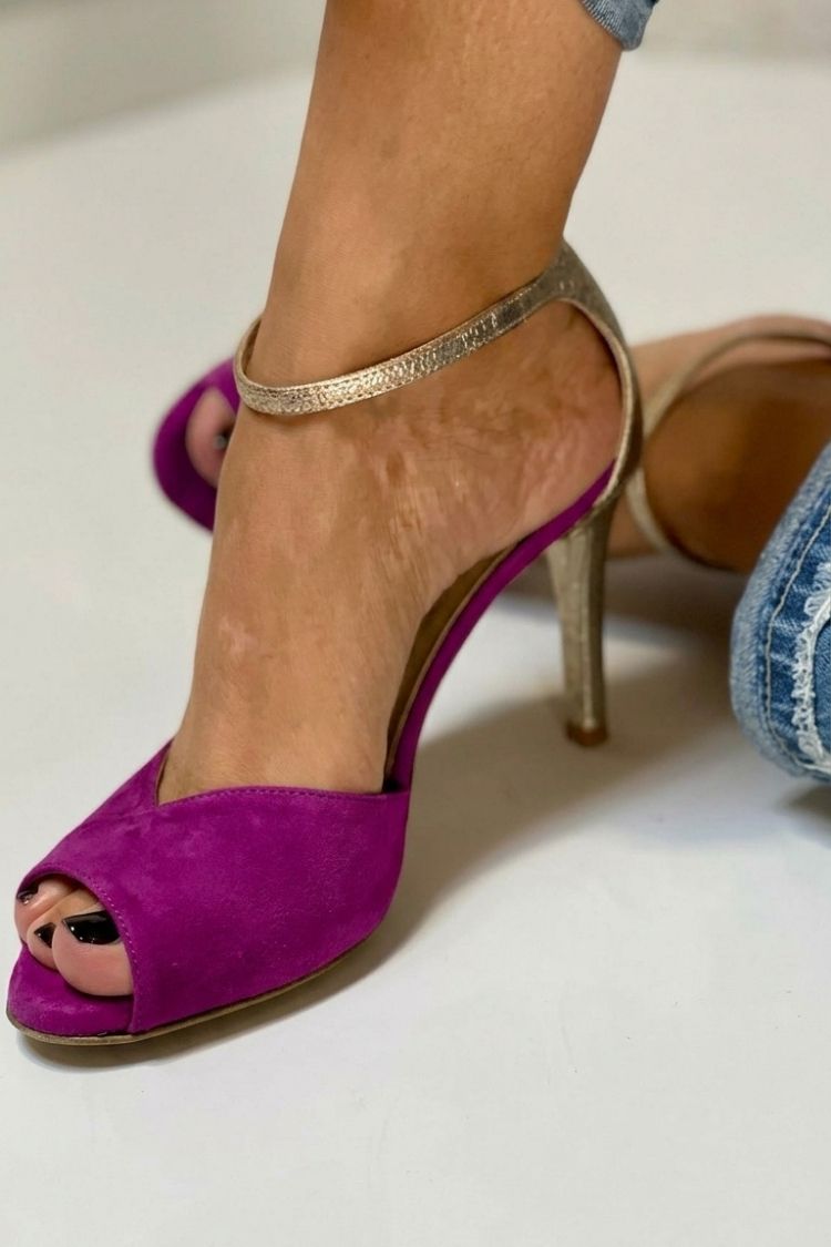 Tacones de aguja de punta abierta con glitter, tira al tobillo y hebilla