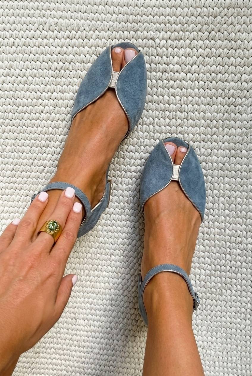 Bailarinas peep toe de ante chic azul con borde metalizado