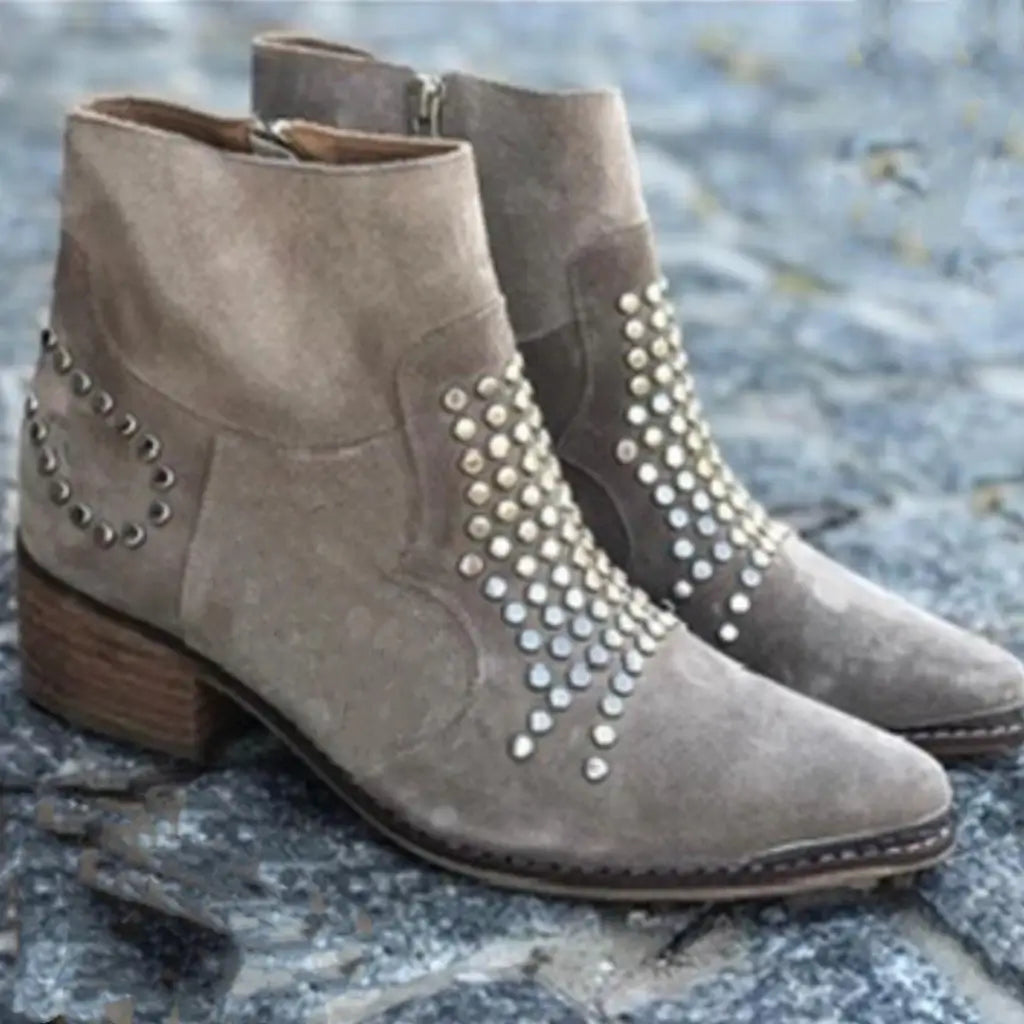 Botas de ante chunky en punta con tachuelas