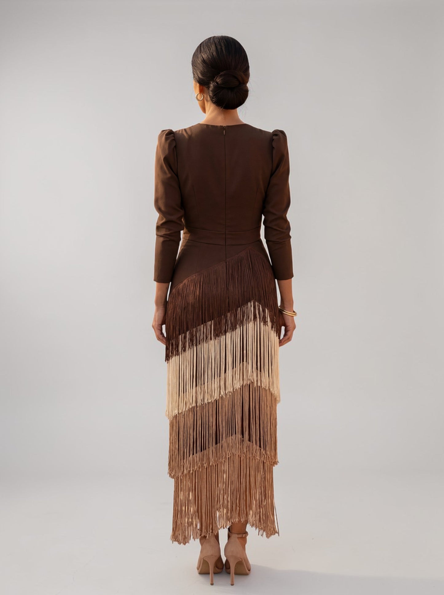 Emma | Vestido elegante con flecos