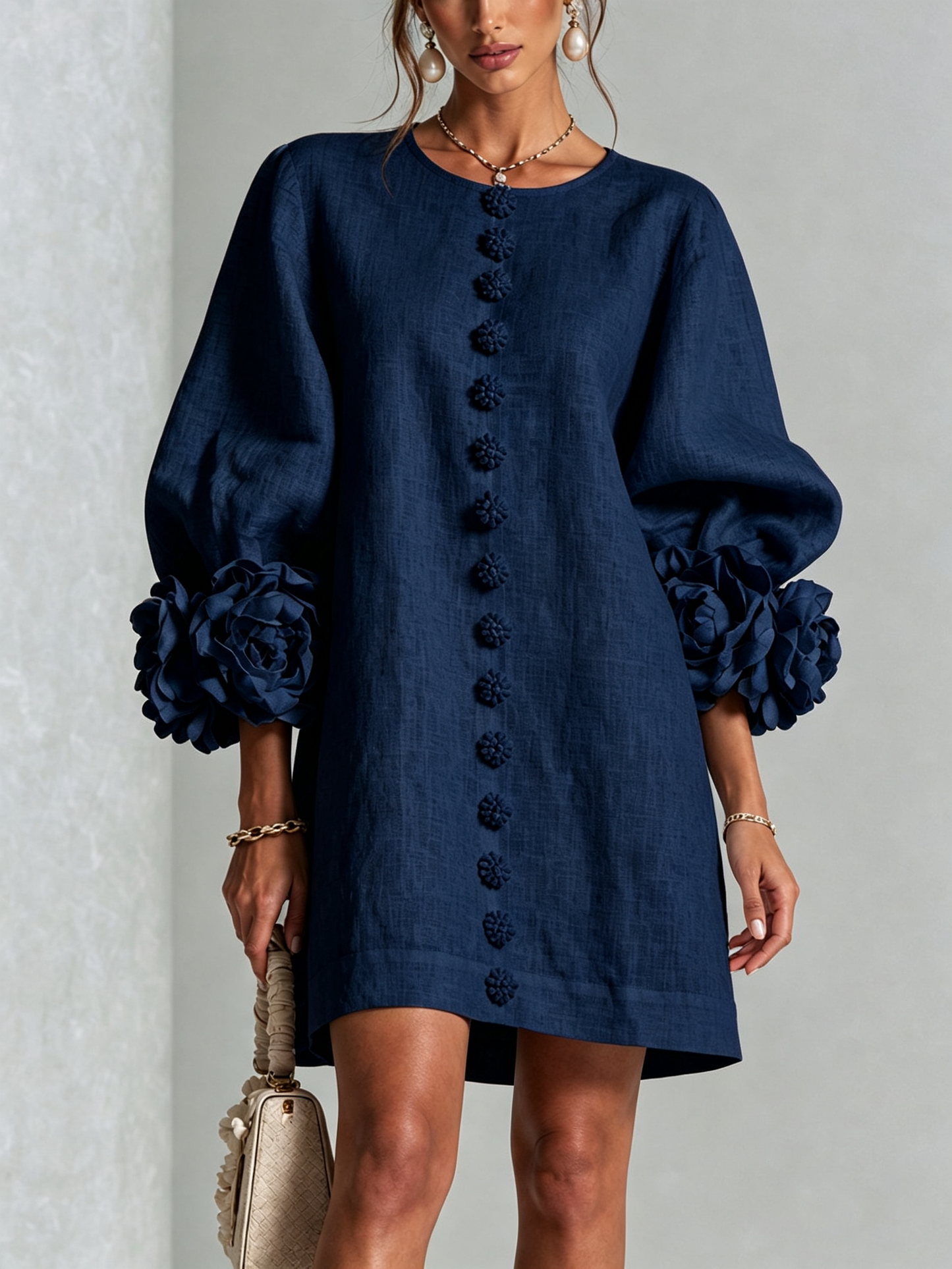 Marina | Vestido Mini de Lino Mezclado con Puños de Rosa, Azul Marino