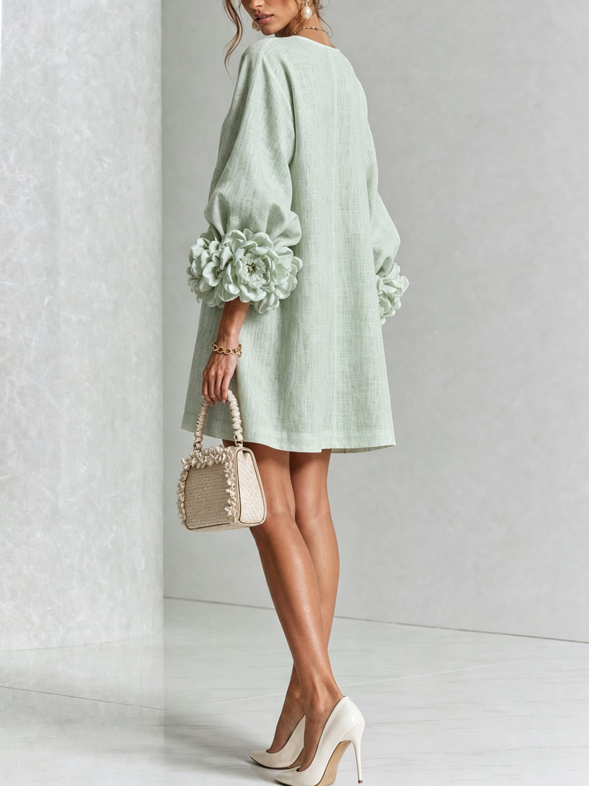 Delia | Vestido Mini de Lino Mezclado con Puños de Rosa, Verde Salvia