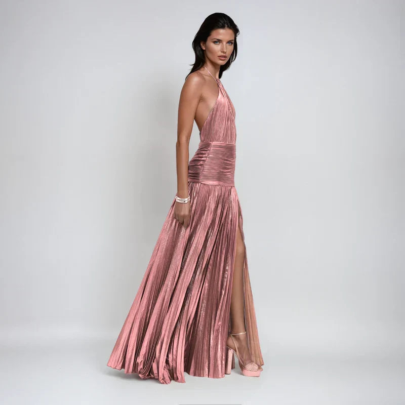 Emma | Vestido Halter con Espalda Abierta en Acabado Metálico